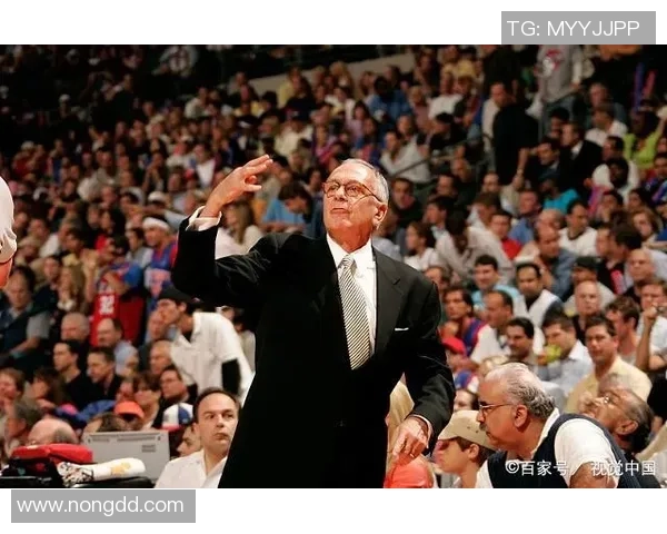 深圳篮球队意识变革引发热议探索新战术与团队协作的未来发展之路